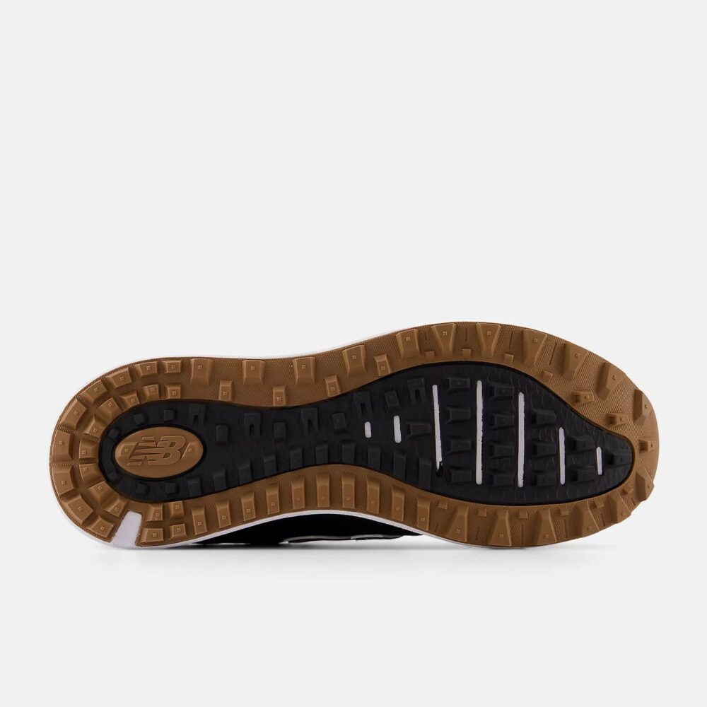 New Balance 574 Green V2 Spikeless Shoes - Black/Gum - Image 6